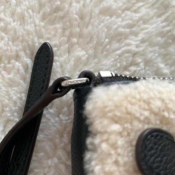 Beautiful Coach Crossbody - Picture 10 of 10